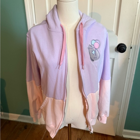 Pusheen Sweatshirt - Picture 2 of 6